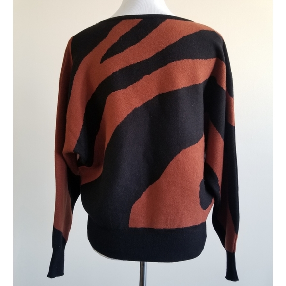 🆕️⬇️Carmen Marc Valvo Eyelash Zebra Print Dolman Sleeve Sweater - Picture 9 of 14